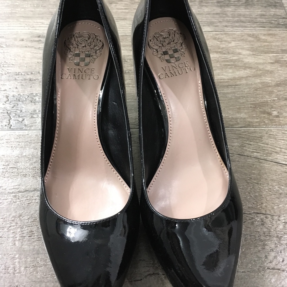 VINCE CAMUTO HEELS